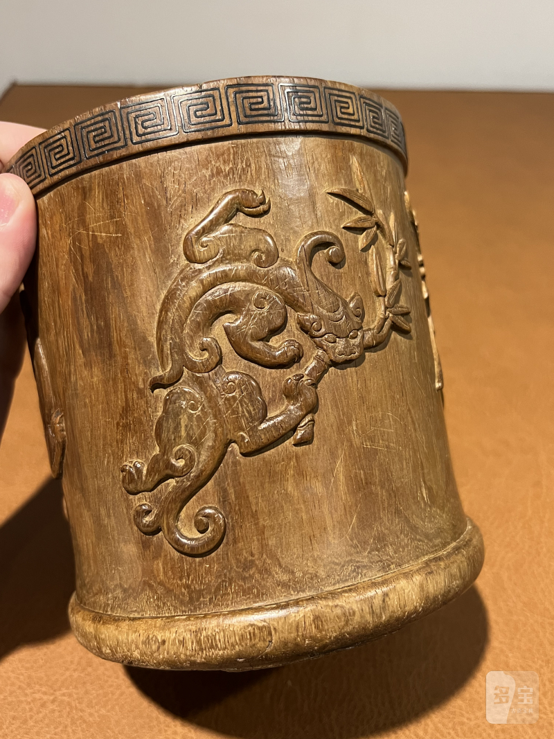 清早期 黄花梨浮雕螭龙笔筒 - 图10